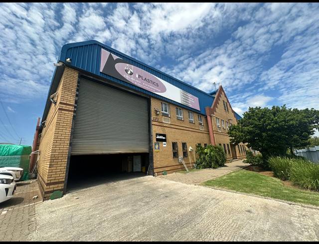 1,412M² WAREHOUSE TO LET IN MEADOWDALE